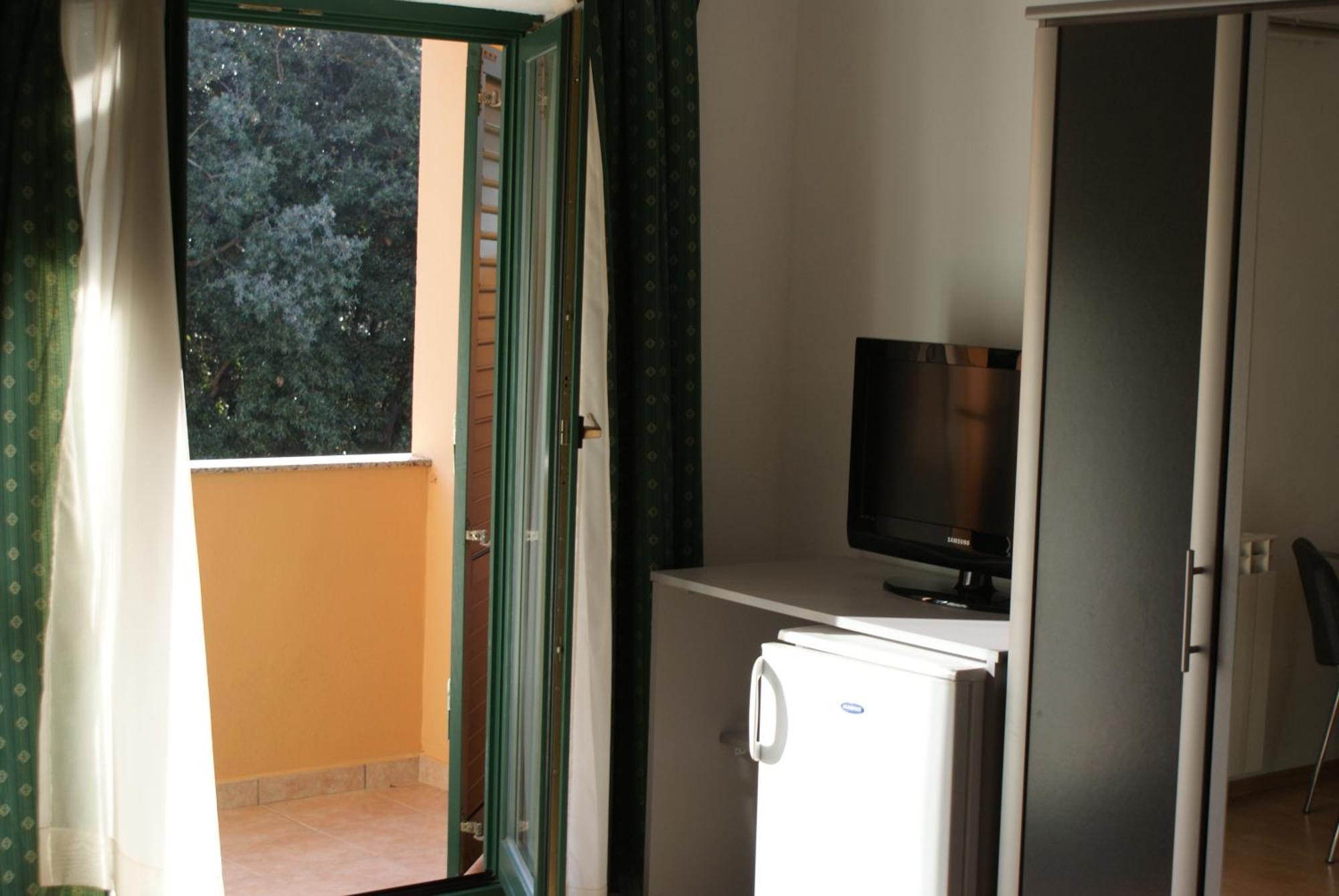 Pansion Ana Hotel Mali Losinj Exterior photo