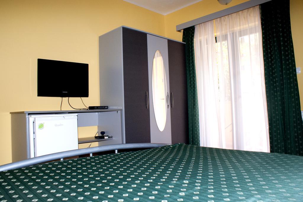 Pansion Ana Hotel Mali Losinj Exterior photo