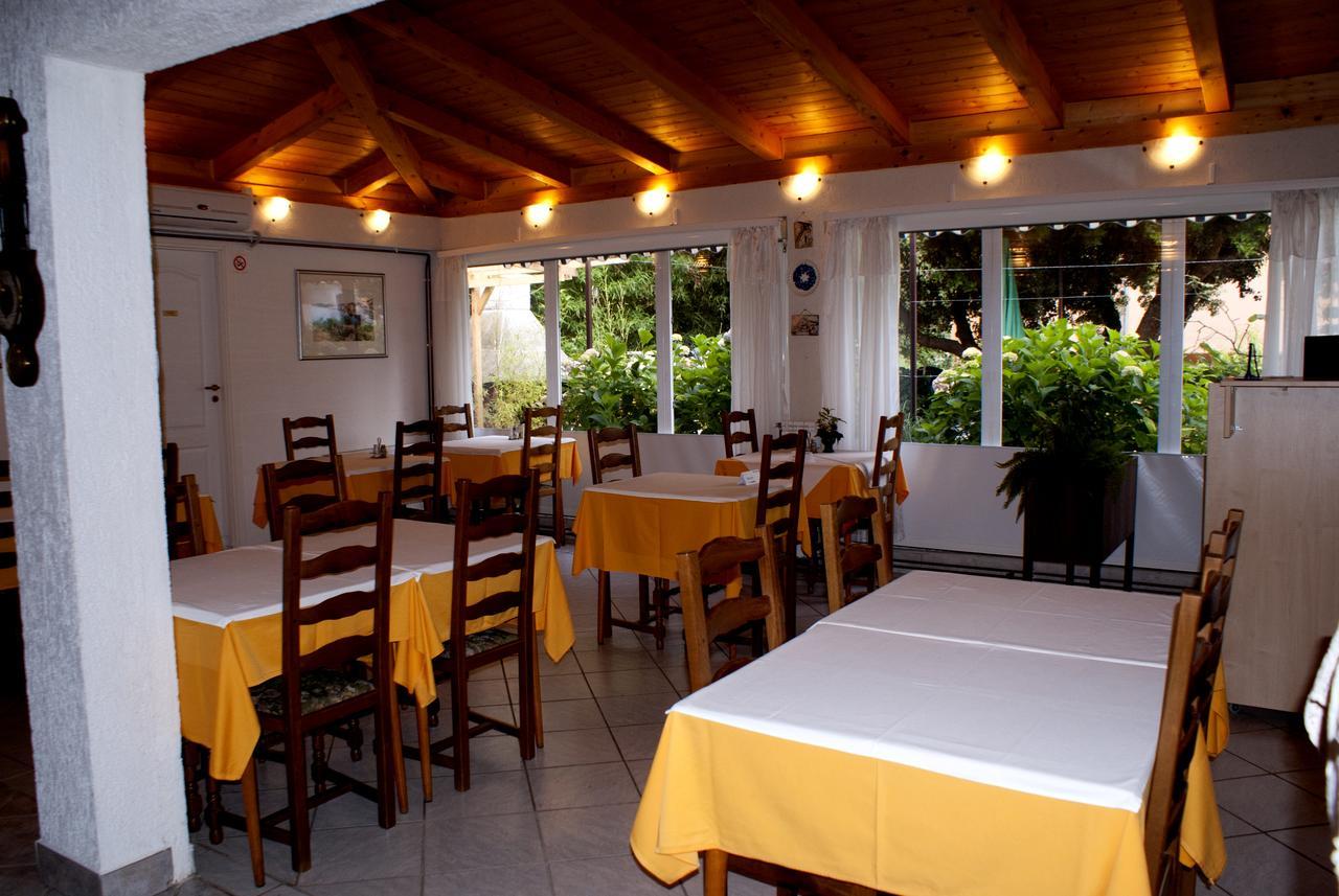 Pansion Ana Hotel Mali Losinj Exterior photo