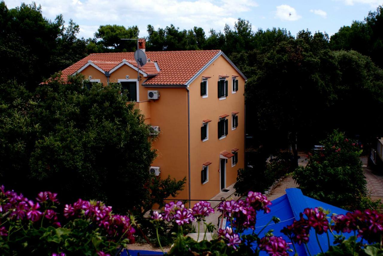Pansion Ana Hotel Mali Losinj Exterior photo