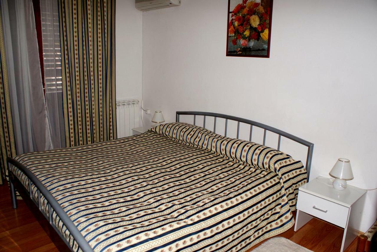 Pansion Ana Hotel Mali Losinj Exterior photo